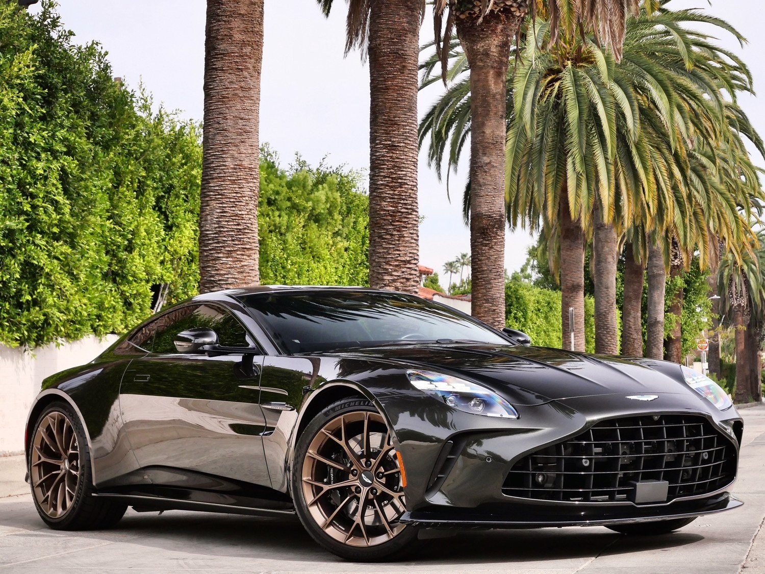 2025 Aston Martin Vantage Coupe RWD