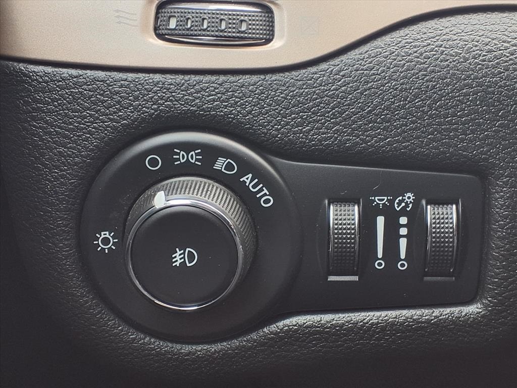 2018 Jeep Cherokee Latitude Red at AutoSavvy Houston Northwest