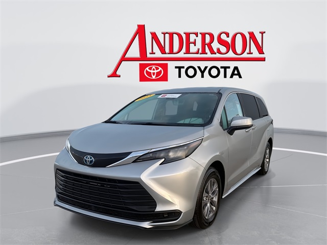 2025 Toyota Sienna LE 8-Passenger AWD