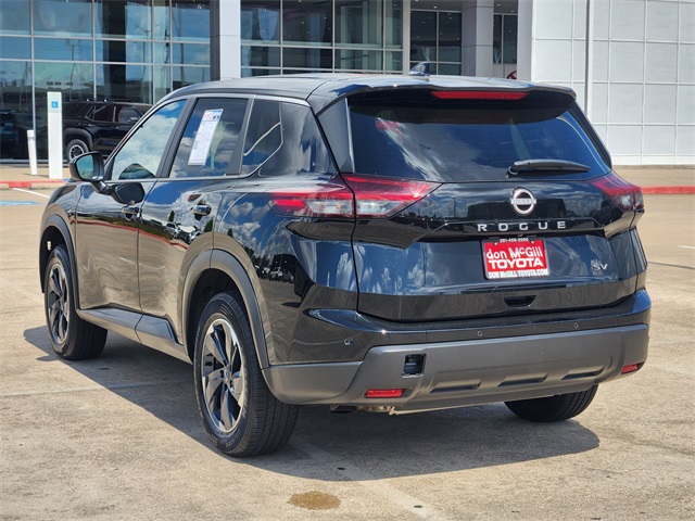 2024 Nissan Rogue SV - 4