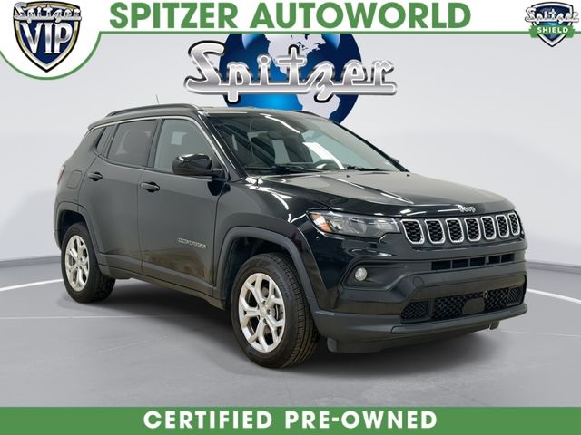 Diamond Black Crystal Pearlcoat 2024 Jeep Compass SUV / Crossover Four-Wheel Drive 8-Speed Automatic