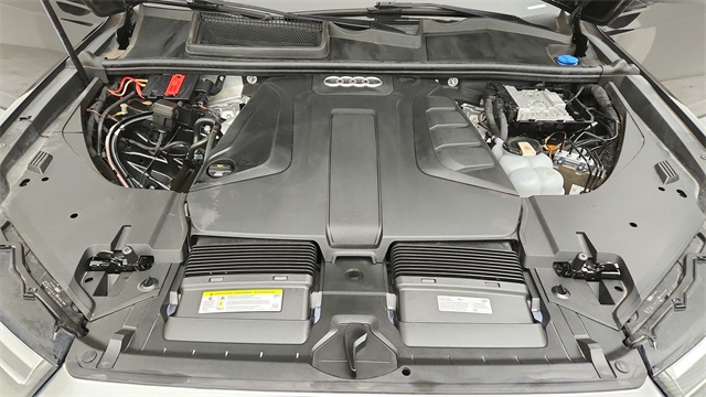 2019 Audi Q7 45 SE Premium Plus Black at Ultimate Motorsports