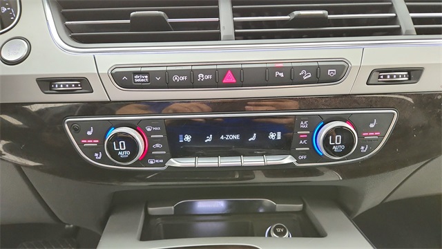 2019 Audi Q7 45 SE Premium Plus Black at Ultimate Motorsports