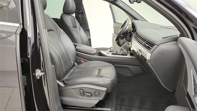 2019 Audi Q7 45 SE Premium Plus Black at Ultimate Motorsports
