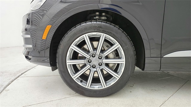 2019 Audi Q7 45 SE Premium Plus Black at Ultimate Motorsports