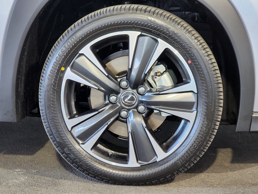 Thumbnail: 2025 Lexus UX - 4