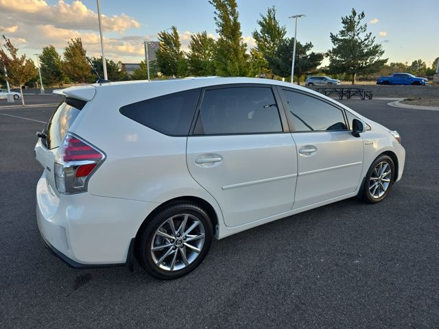 2015 Toyota Prius V photo 3