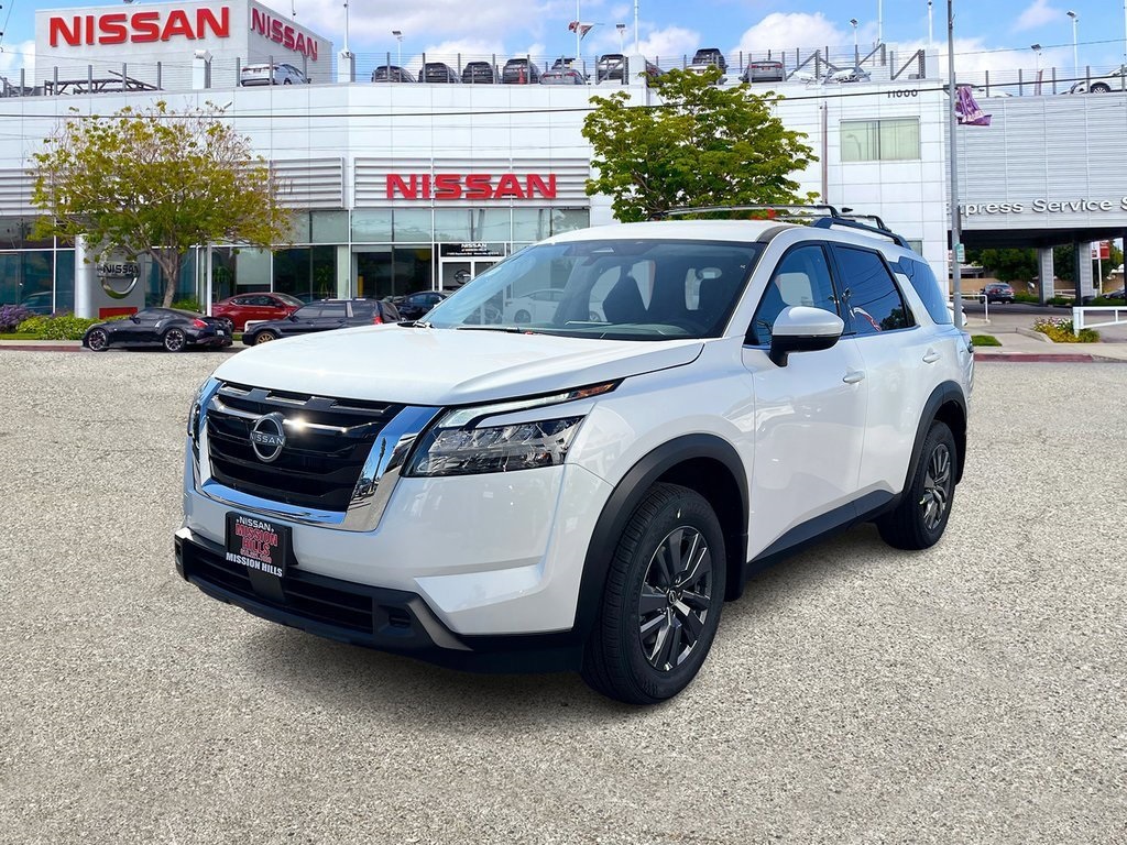 2025 Nissan Pathfinder SV