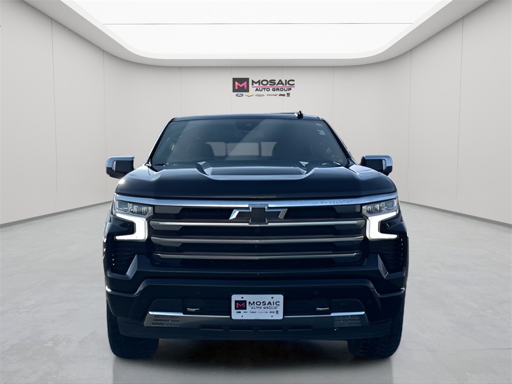 Used 2022 Chevrolet Silverado 1500 High Country with VIN 3GCUDJET9NG679073 for sale in Zumbrota, Minnesota