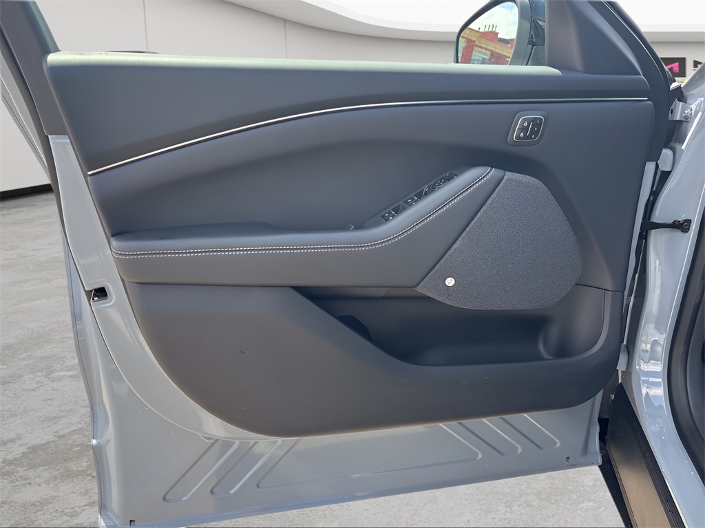 2025 Ford Mustang Mach-E
