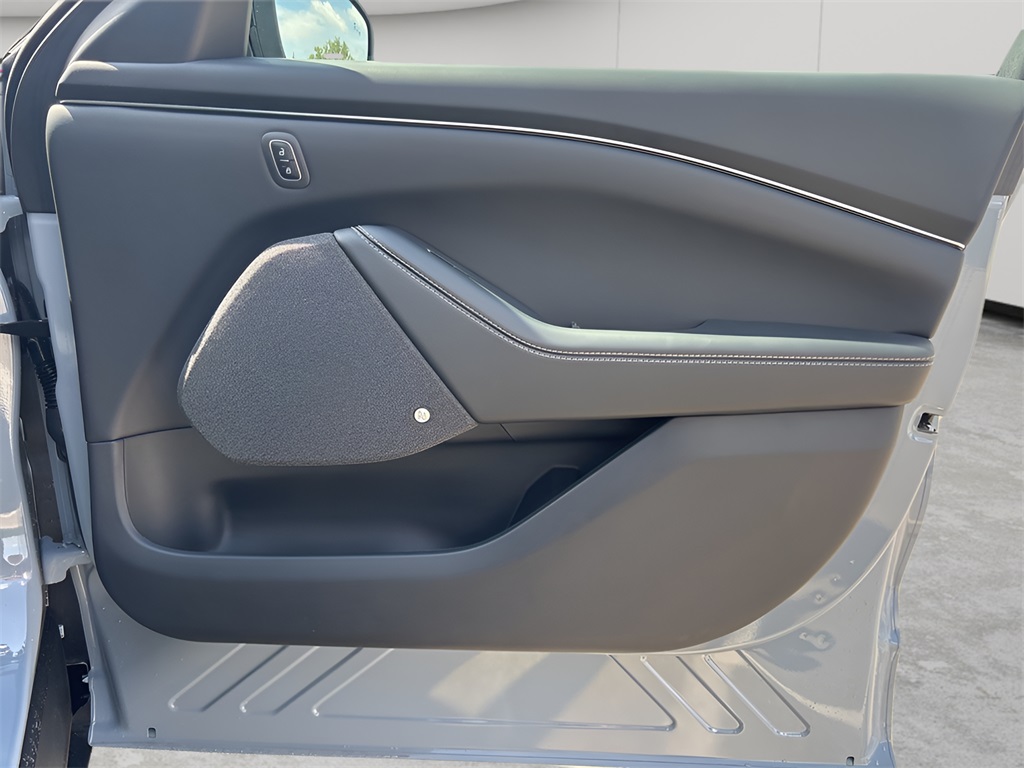 2025 Ford Mustang Mach-E