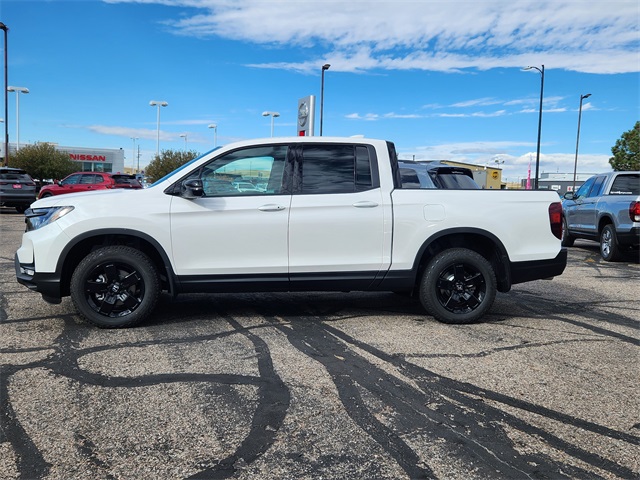 2026 Honda Ridgeline Black Edition photo 2