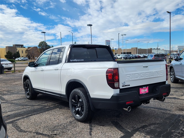 2026 Honda Ridgeline Black Edition photo 3
