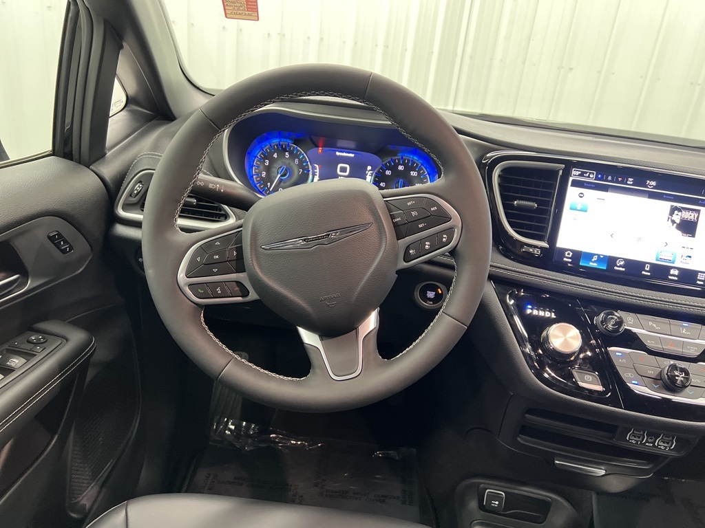 2025 Chrysler Pacifica Select Black at Martin Chrysler Dodge Jeep Ram