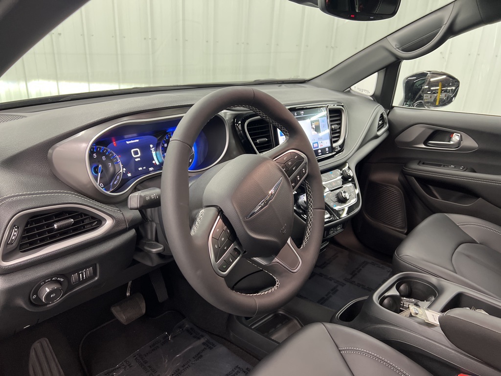2025 Chrysler Pacifica Select Black at Martin Chrysler Dodge Jeep Ram