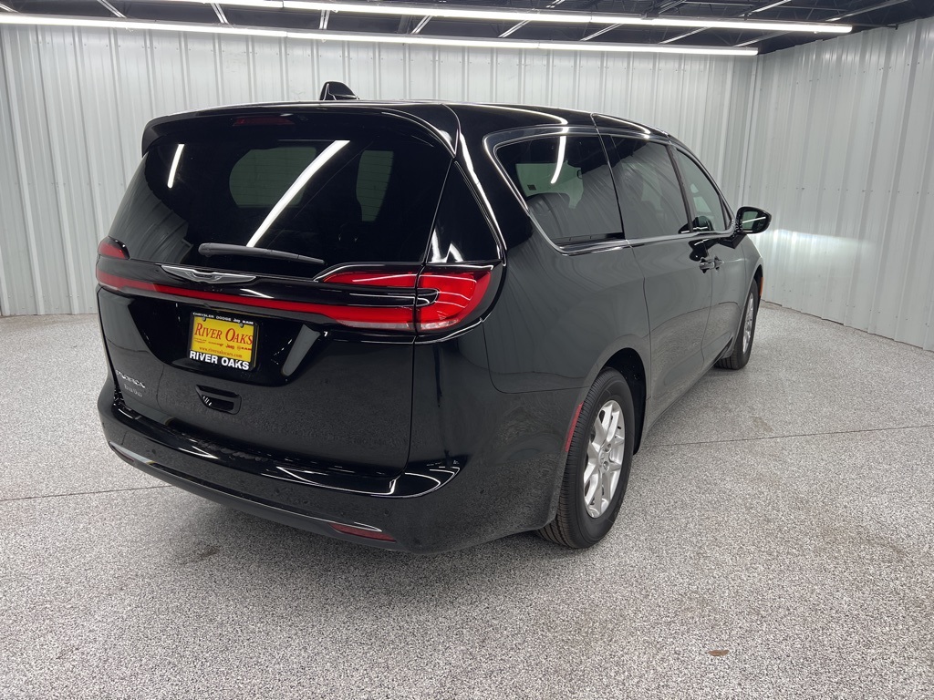 2025 Chrysler Pacifica Select Black at Martin Chrysler Dodge Jeep Ram
