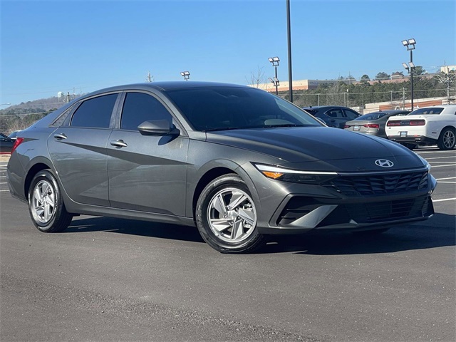2026 Hyundai Elantra SE FWD