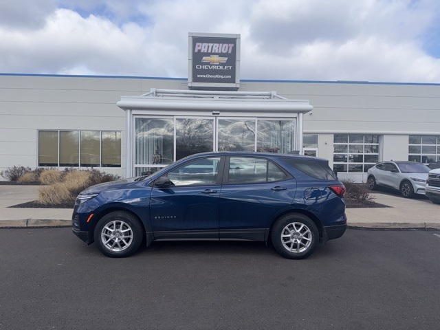 2022 Chevrolet Equinox LS AWD with 1LS
