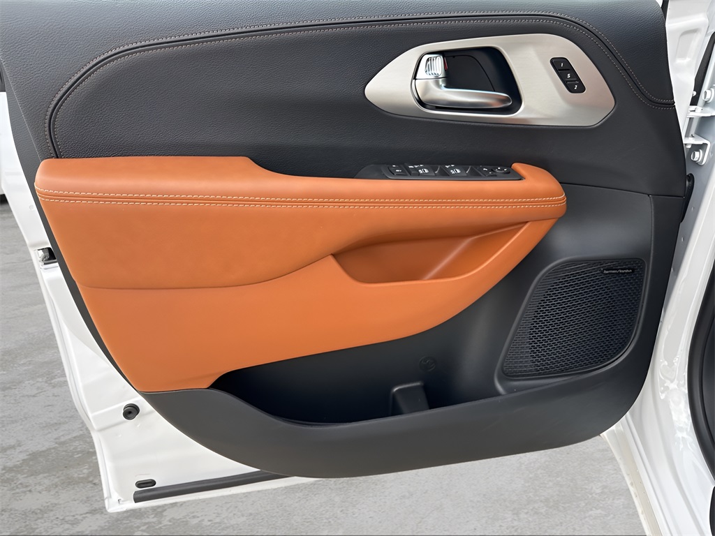 2025 Chrysler Pacifica
