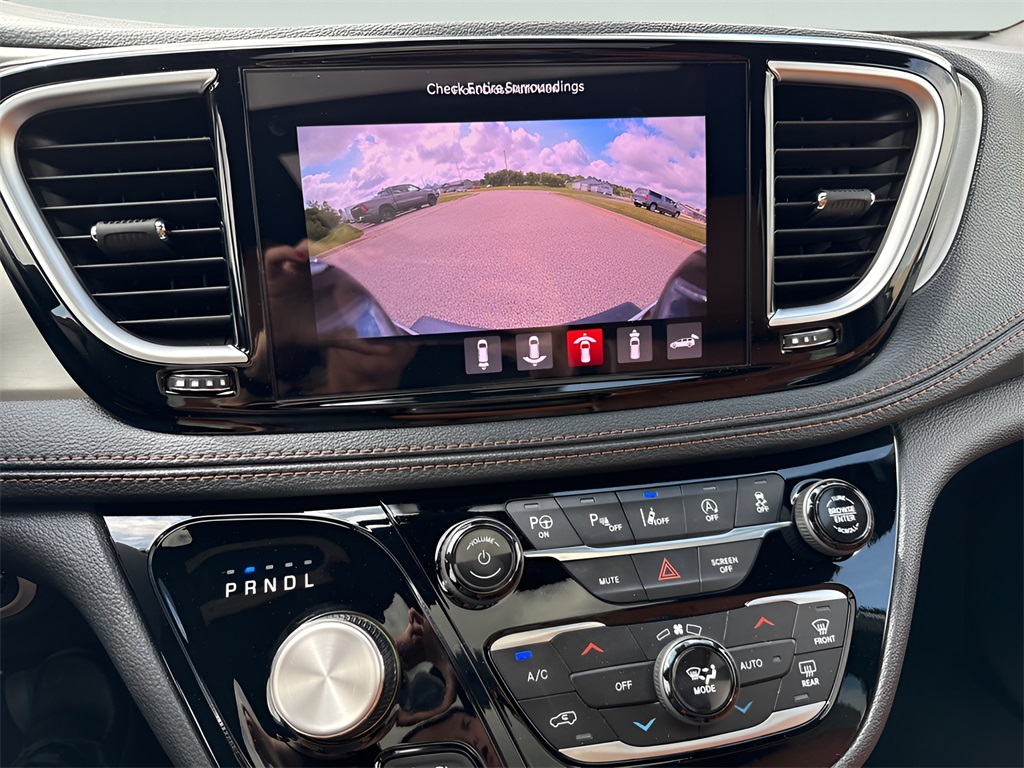 2025 Chrysler Pacifica