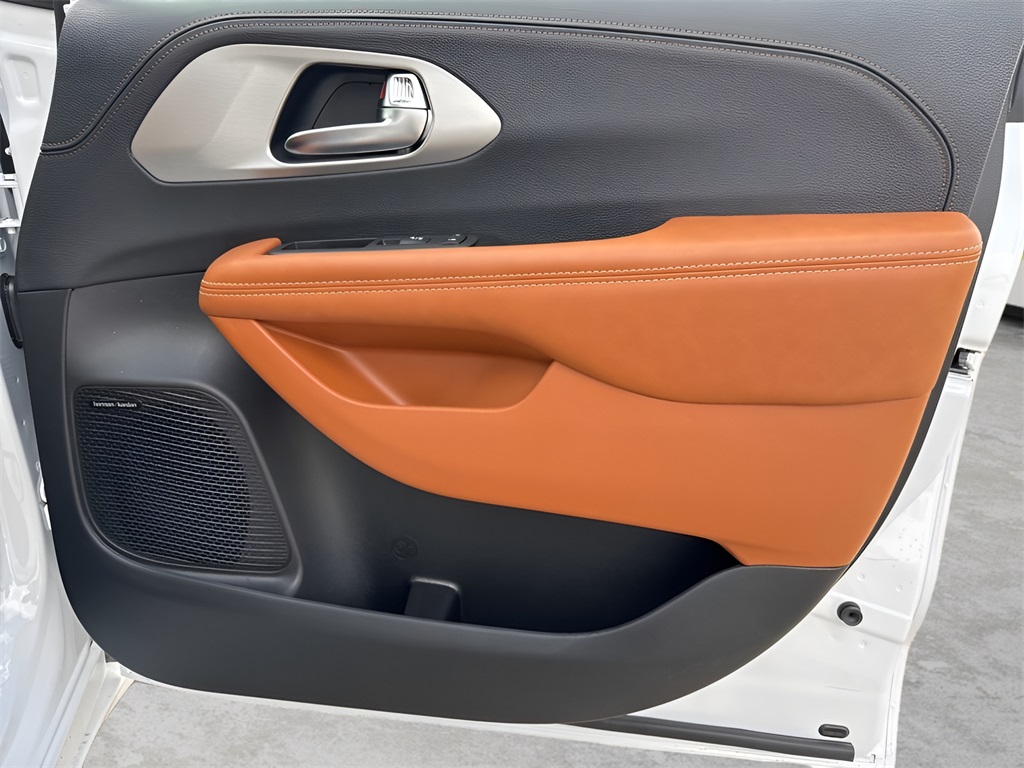 2025 Chrysler Pacifica