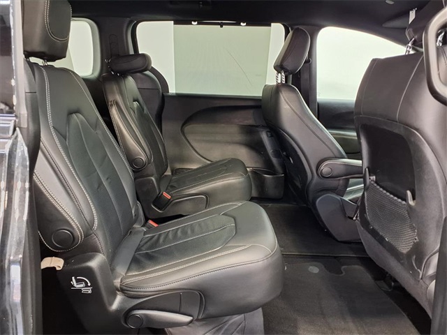 2020 Chrysler Pacifica Touring L - 4
