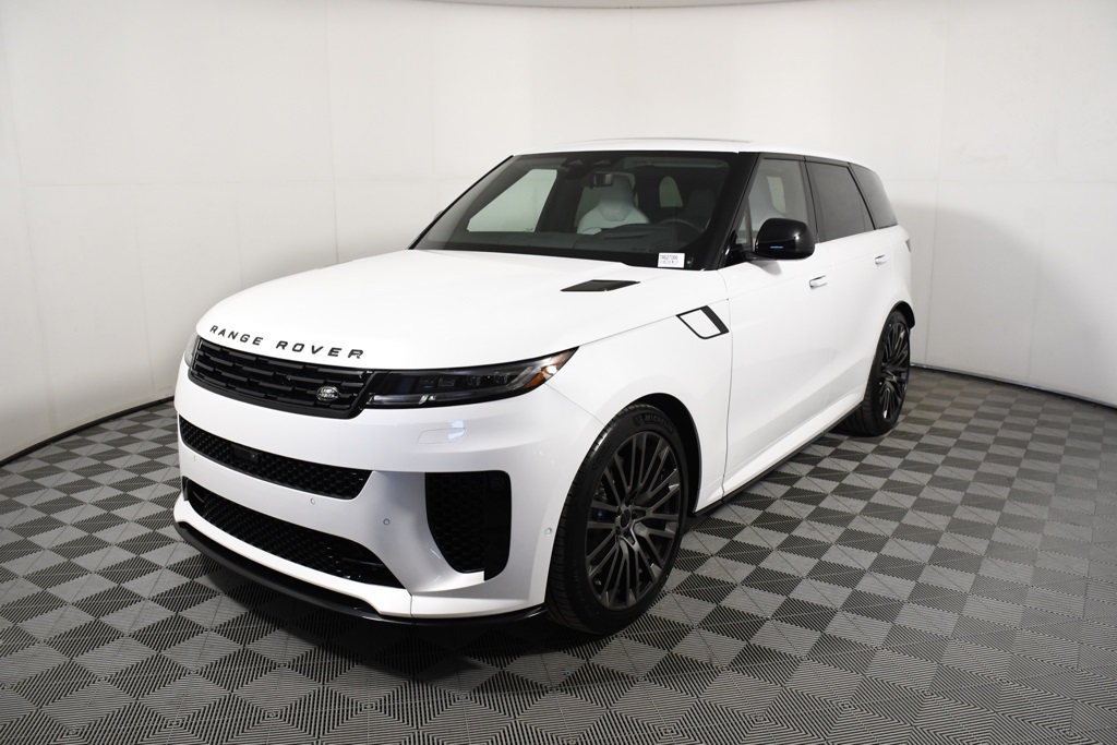 2026 Land Rover Range Rover Sport P635 SV AWD