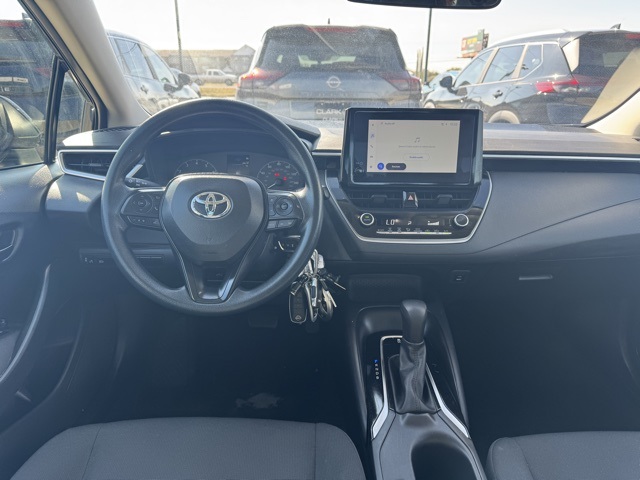2023 Toyota Corolla LE photo 3