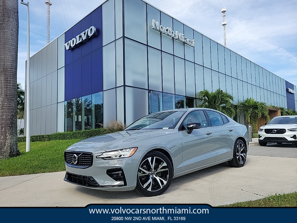 2025 Volvo S60 B5 Core AWD