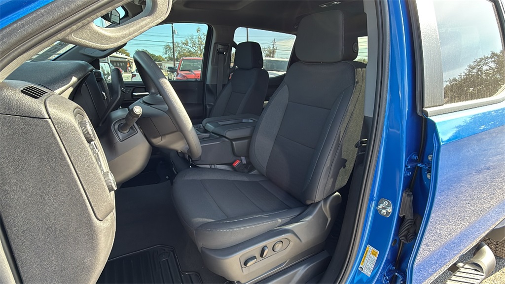 2025 Chevrolet Silverado 1500 Custom - 9