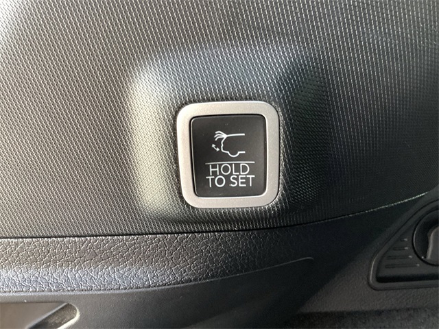 Used Car 2023 Jeep Grand Cherokee  Overland 4xe For Sale Under $30,000 In San Antonio, Texas