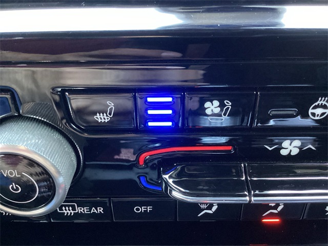 Used Car 2023 Jeep Grand Cherokee  Overland 4xe For Sale Under $30,000 In San Antonio, Texas