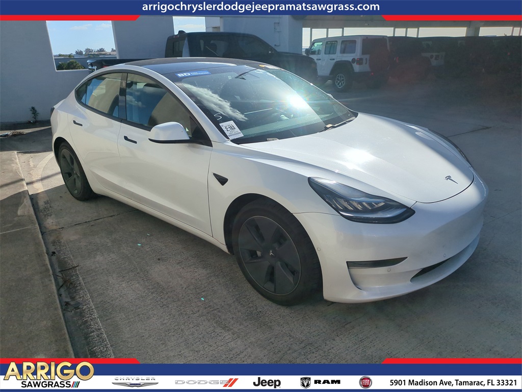2021 Tesla Model 3 Base's photo