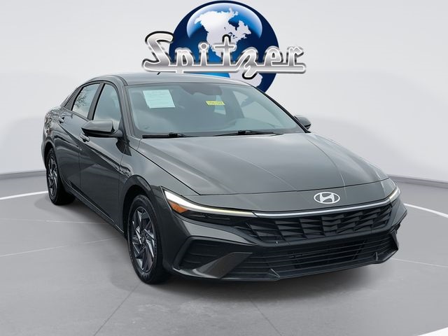 2024 Hyundai Elantra SEL FWD