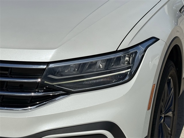 2023 Volkswagen Tiguan 2.0T SE White at Autostrade