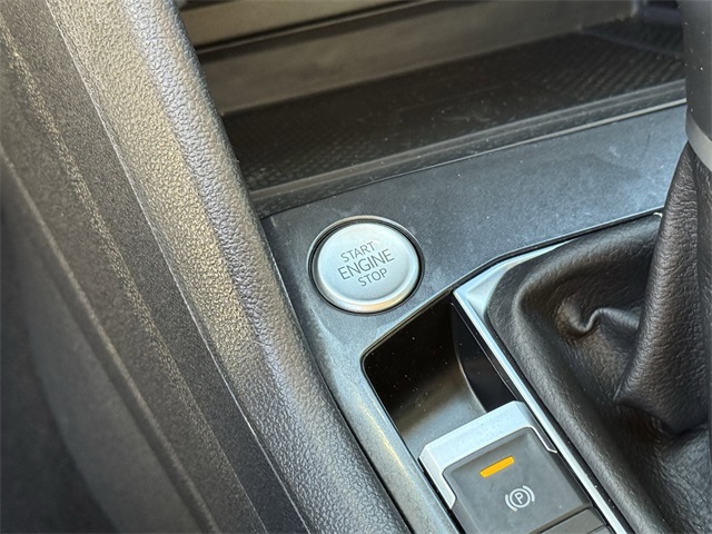 2023 Volkswagen Tiguan 2.0T SE White at Autostrade