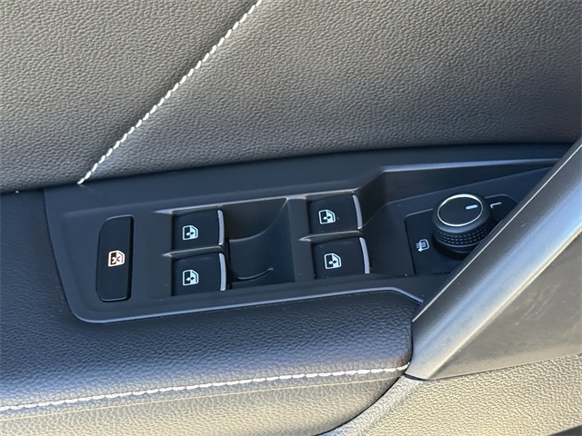 2023 Volkswagen Tiguan 2.0T SE White at Autostrade