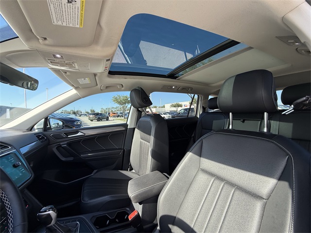 2023 Volkswagen Tiguan 2.0T SE White at Autostrade