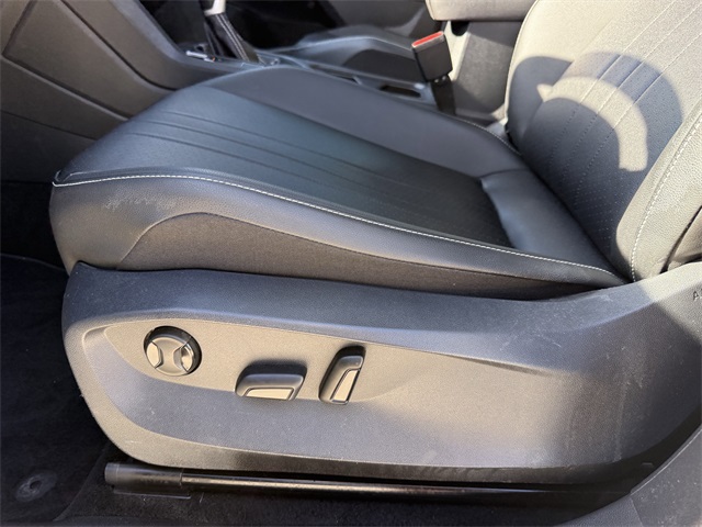 2023 Volkswagen Tiguan 2.0T SE White at Autostrade