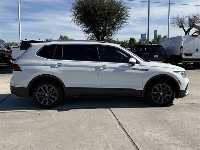 2023 Volkswagen Tiguan 2.0T SE White at Autostrade