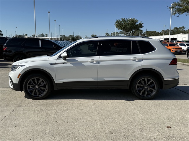 2023 Volkswagen Tiguan 2.0T SE White at Autostrade