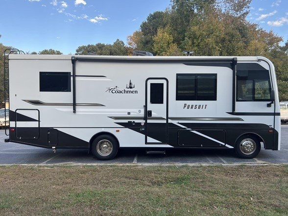 2023 Ford Stripped Chassis's photo