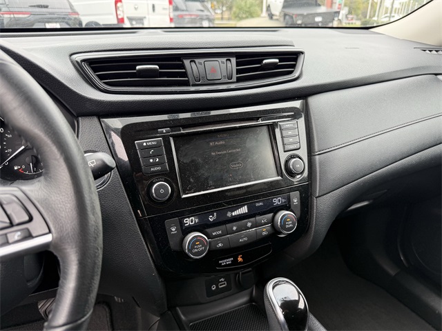 2018 Nissan Rogue SV Black at Autostrade