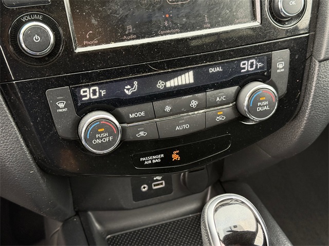 2018 Nissan Rogue SV Black at Autostrade