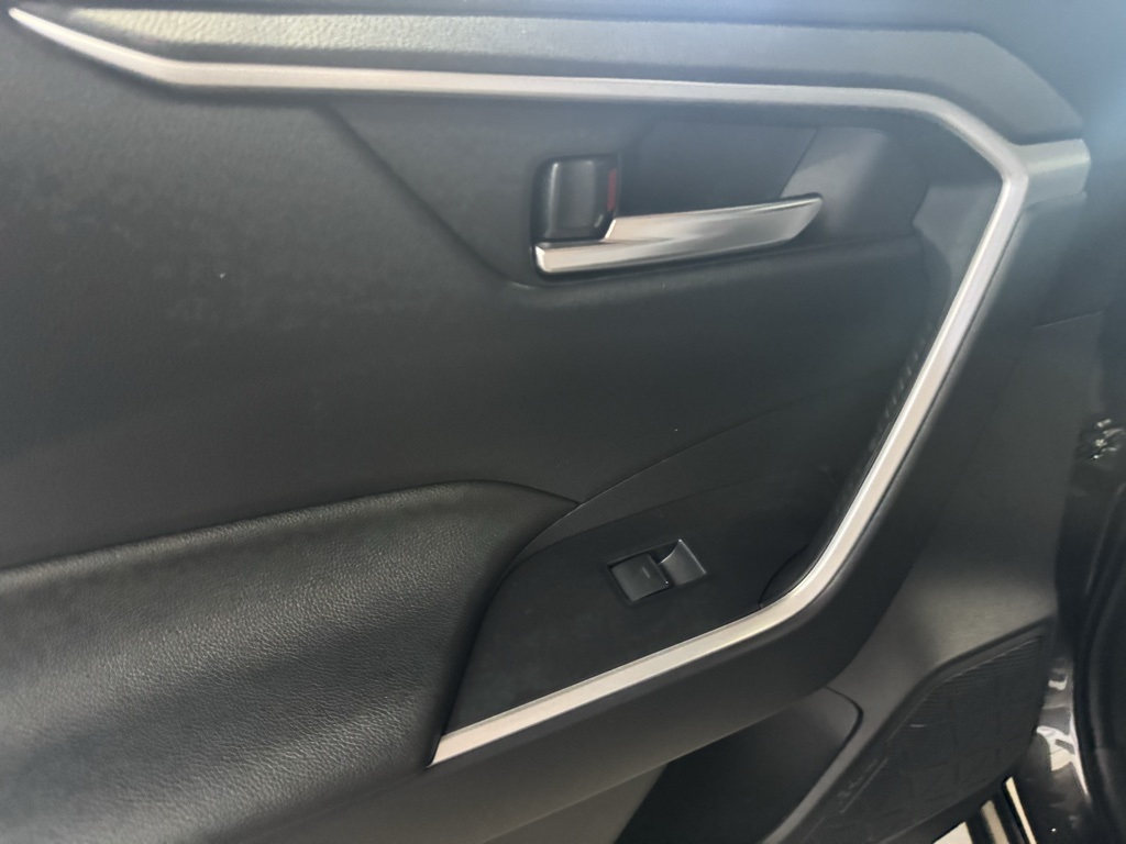 Thumbnail: 2025 Toyota RAV4 - 28