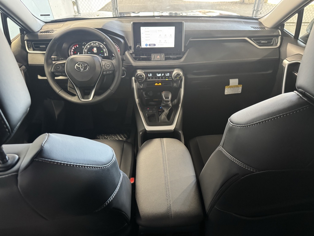 Thumbnail: 2025 Toyota RAV4 - 32