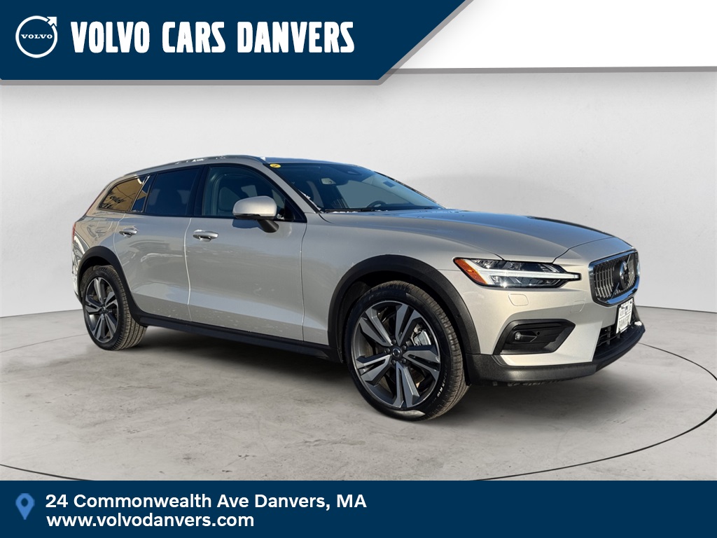 2025 Volvo V60 Cross Country B5 Plus AWD