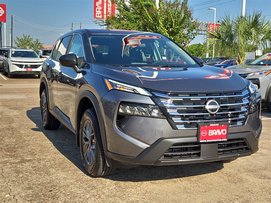 2026 Nissan Rogue S photo 2