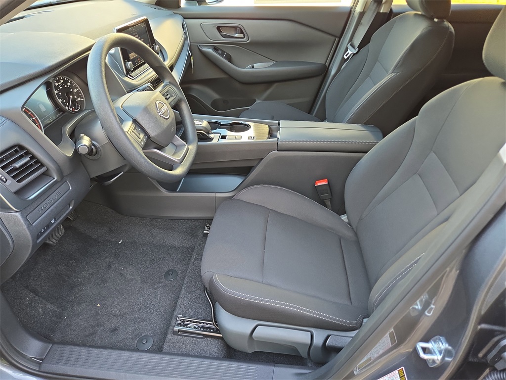 2026 Nissan Rogue S photo 7