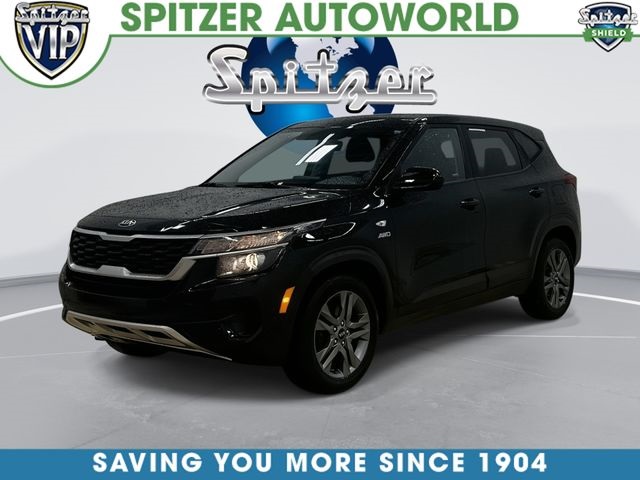 Cherry Black 2021 Kia Seltos LX AWD SUV / Crossover All-Wheel Drive Continuously Variable Transmission